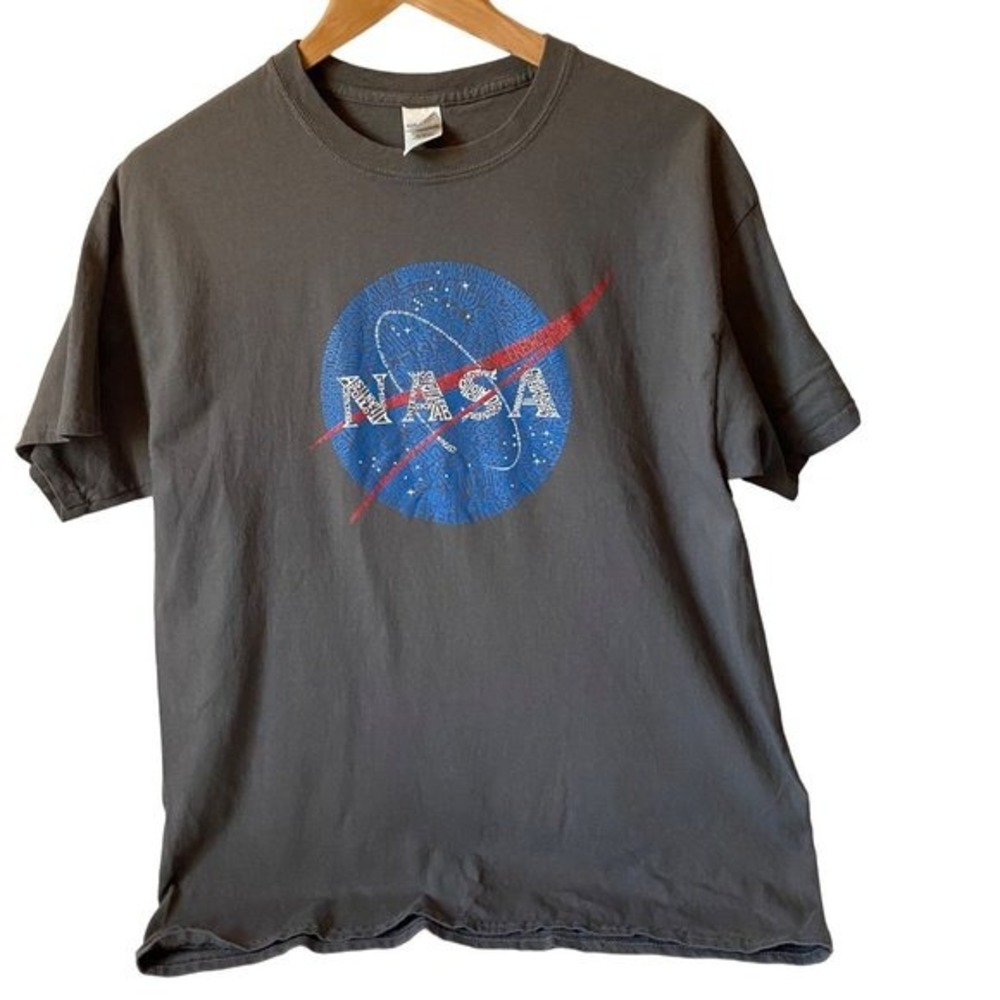 Gildan NASA Graphic T-Shirt Mens Large Charcoal‎ Gray Space Mission Logo Cotton